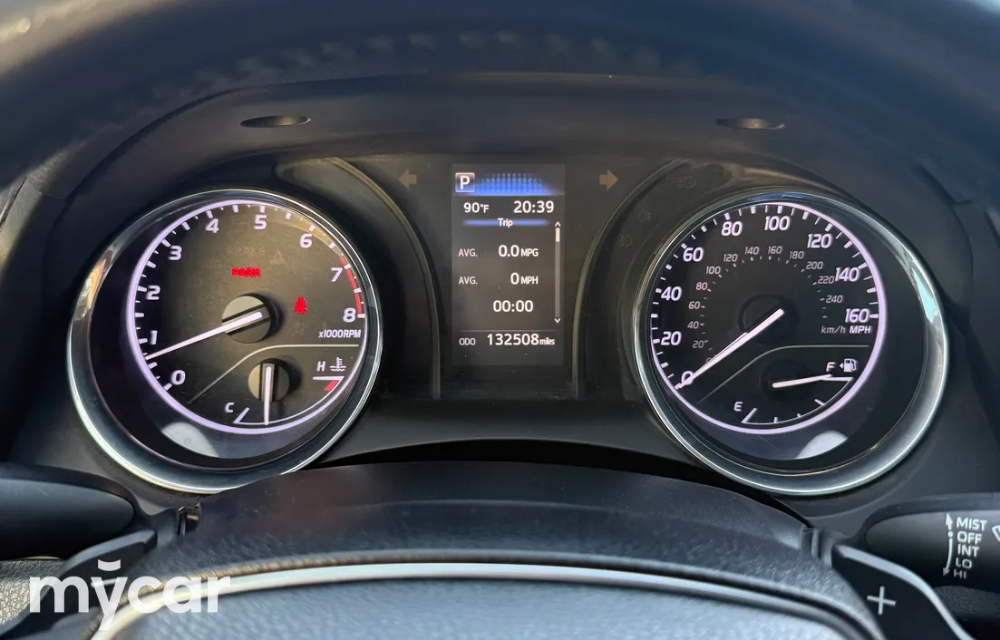 Toyota Camry 2019