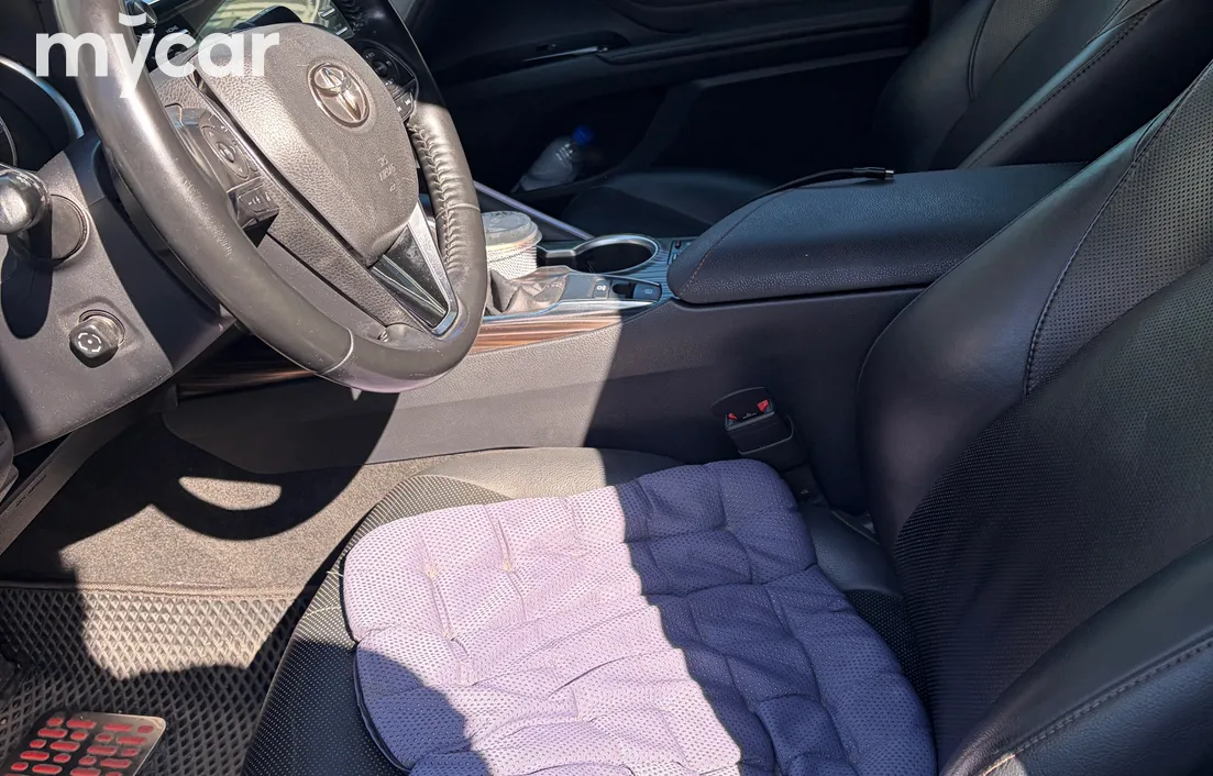 Toyota Camry 2019