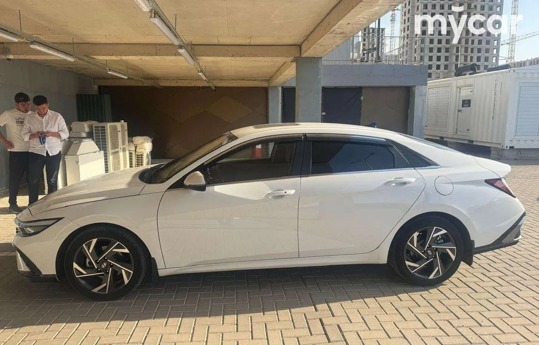 Hyundai Elantra 2024