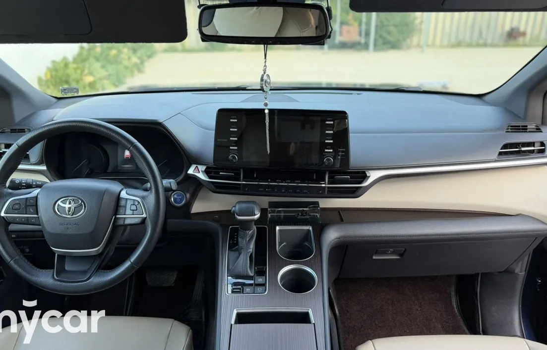 Toyota Sienna 2021