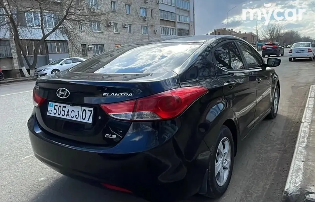 Hyundai Elantra 2013