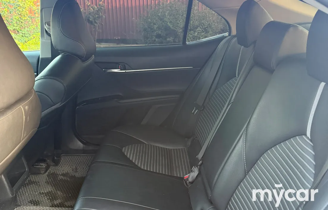 Toyota Camry 2019