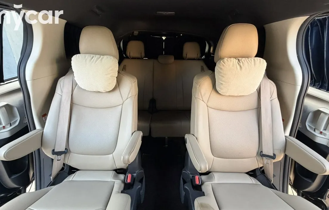 Toyota Sienna 2021