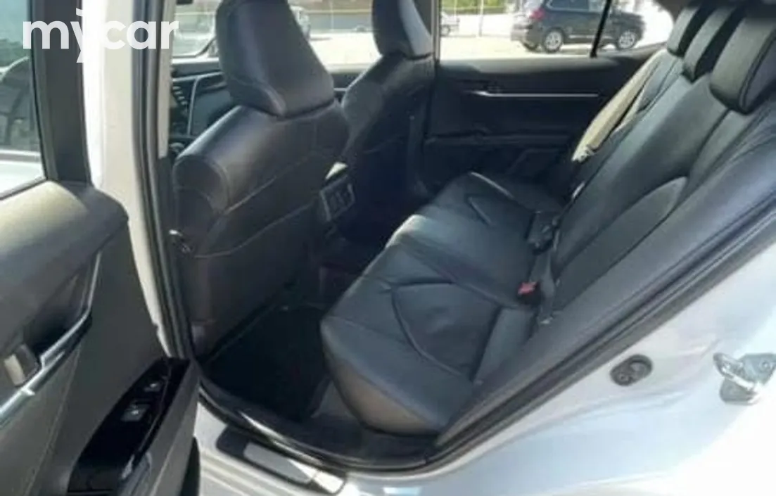 Toyota Camry 2019