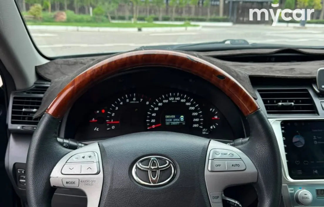 Toyota Camry 2010