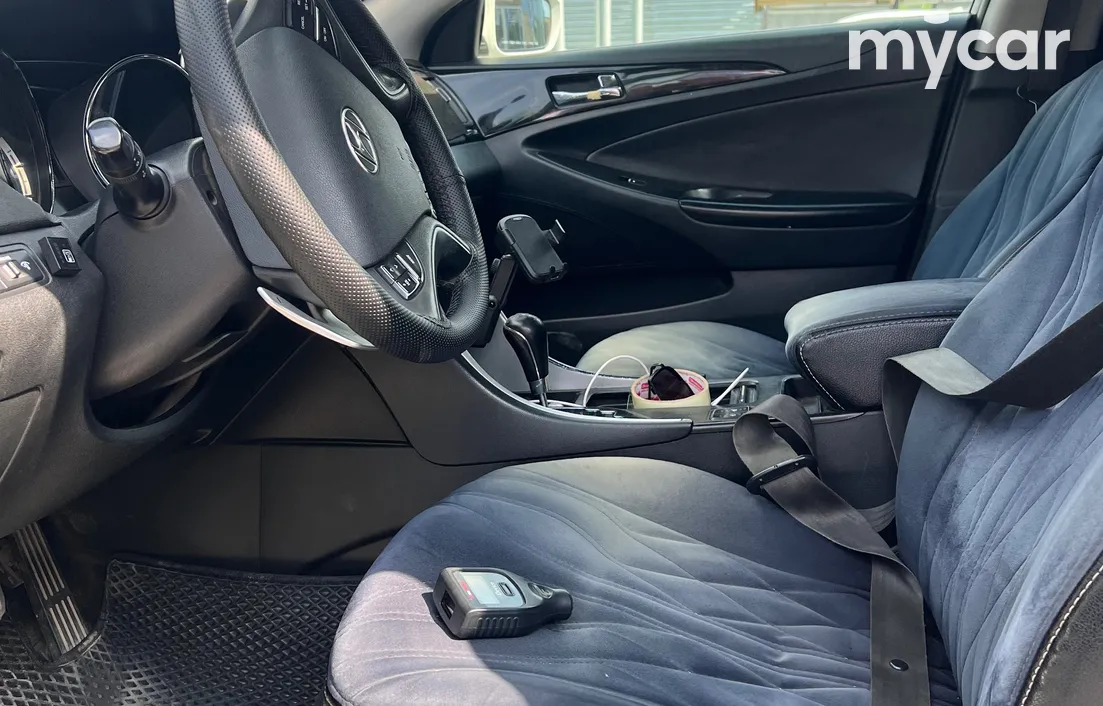 Hyundai Sonata 2012
