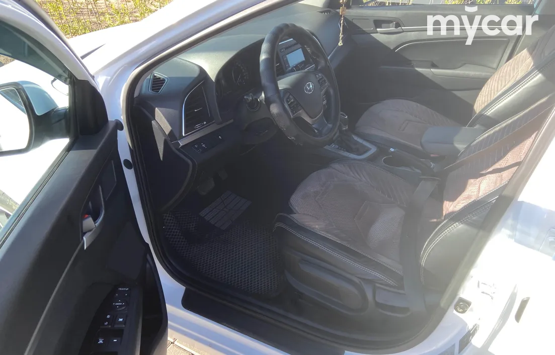 Hyundai Elantra 2017