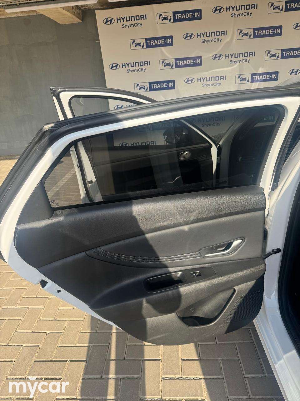 Hyundai Elantra 2024