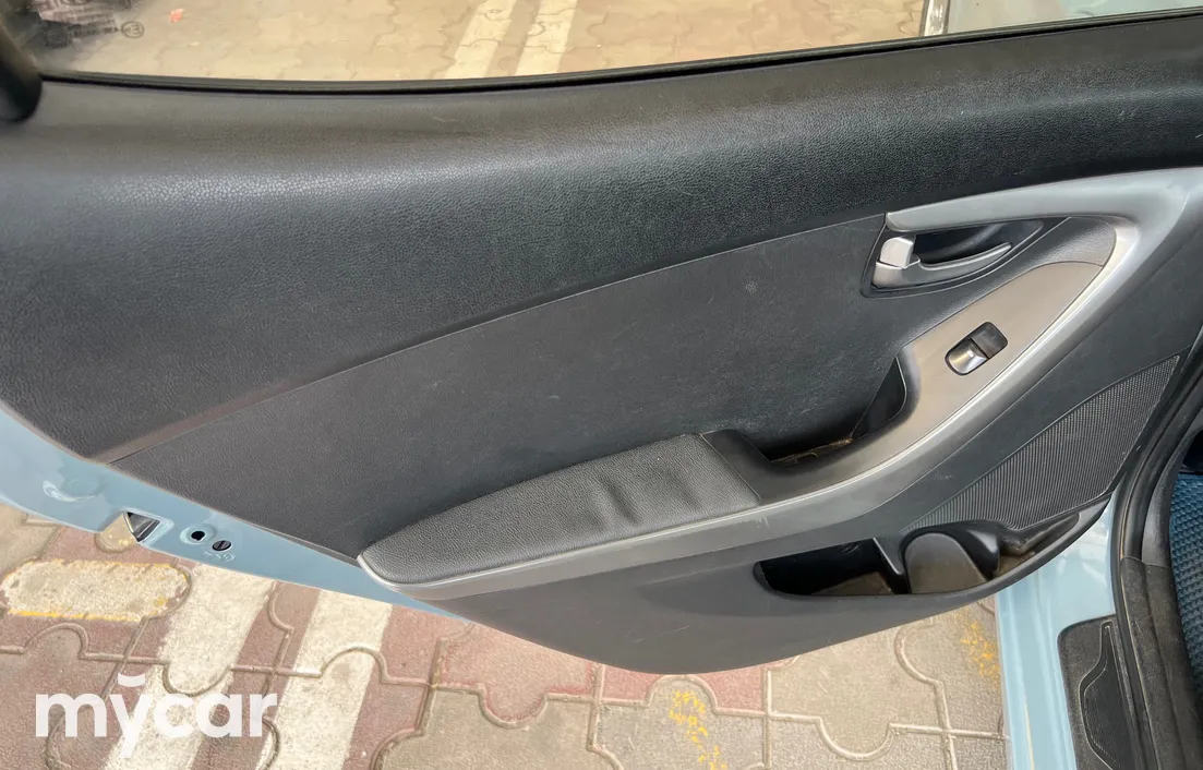 Hyundai Elantra 2015