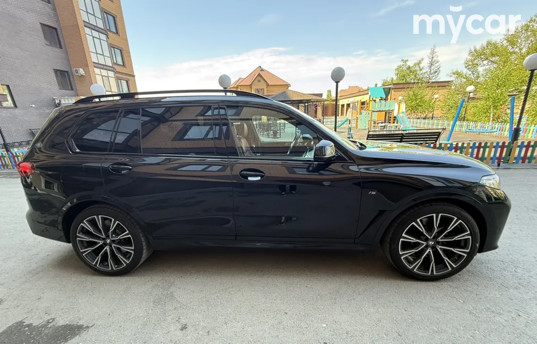 BMW X7 2021