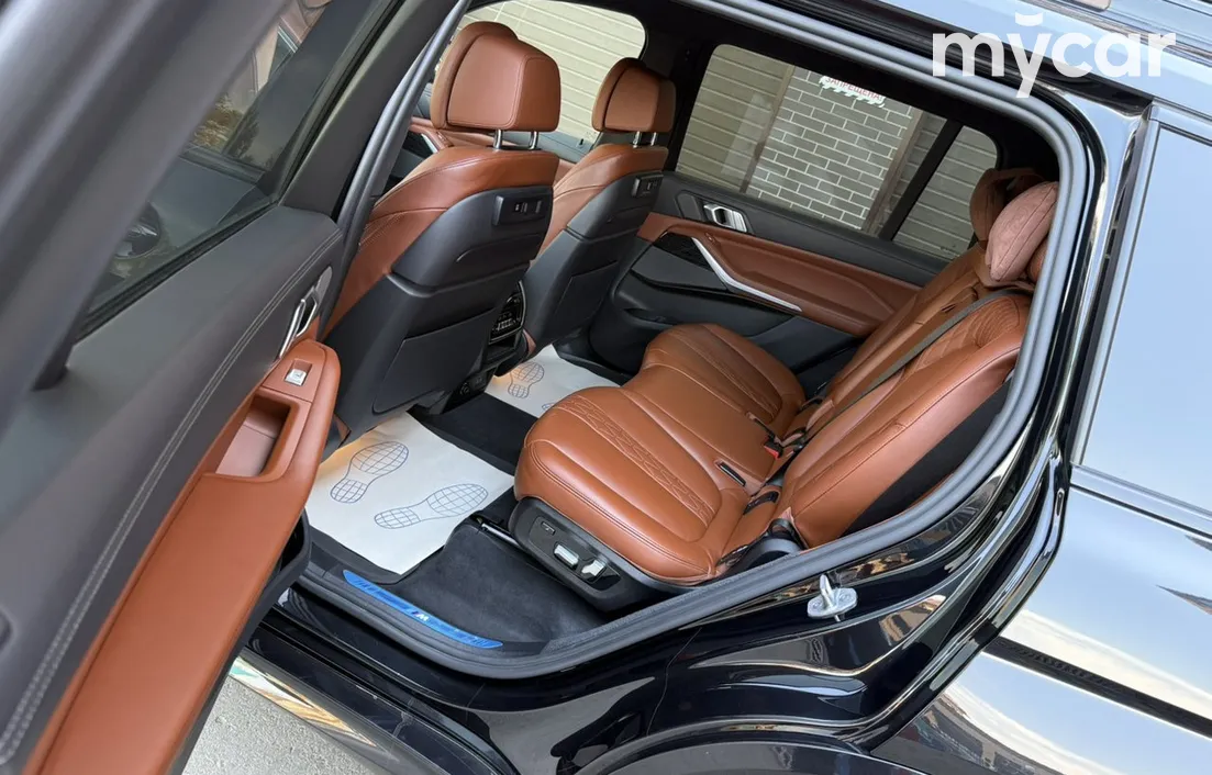 BMW X7 2021