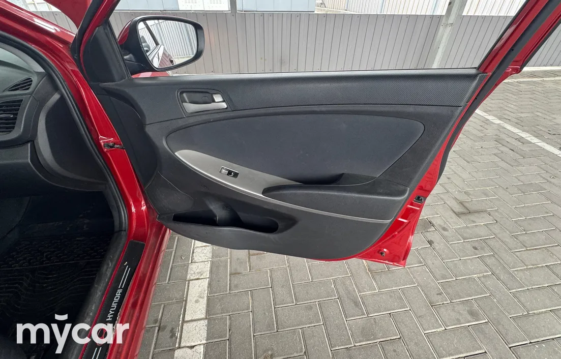 Hyundai Solaris 2015