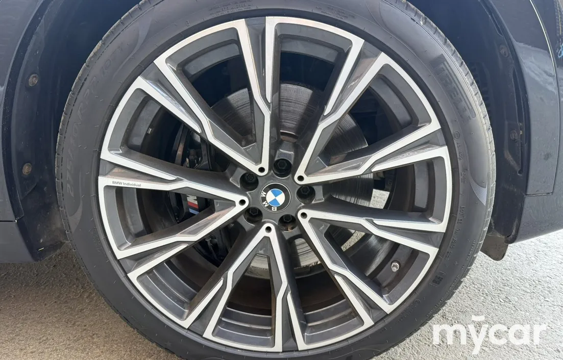 BMW X7 2021