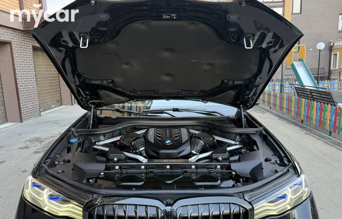 BMW X7 2021