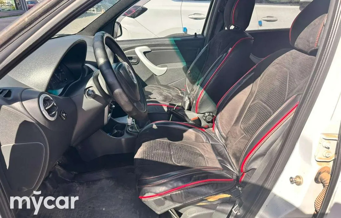 Renault Logan 2013