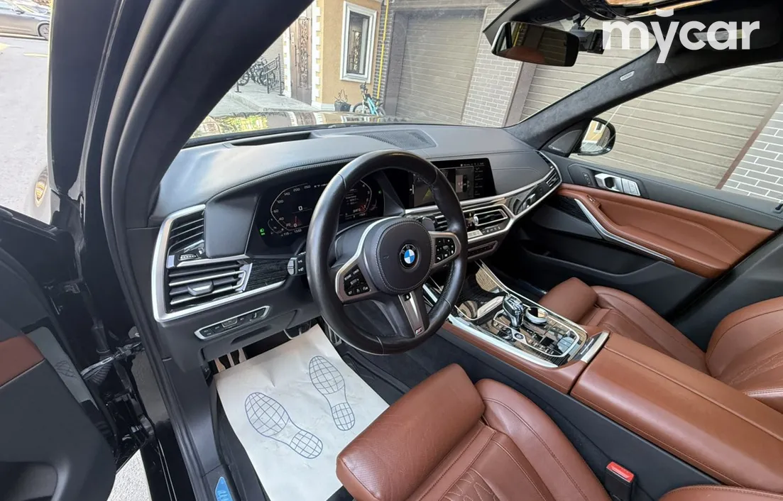 BMW X7 2021