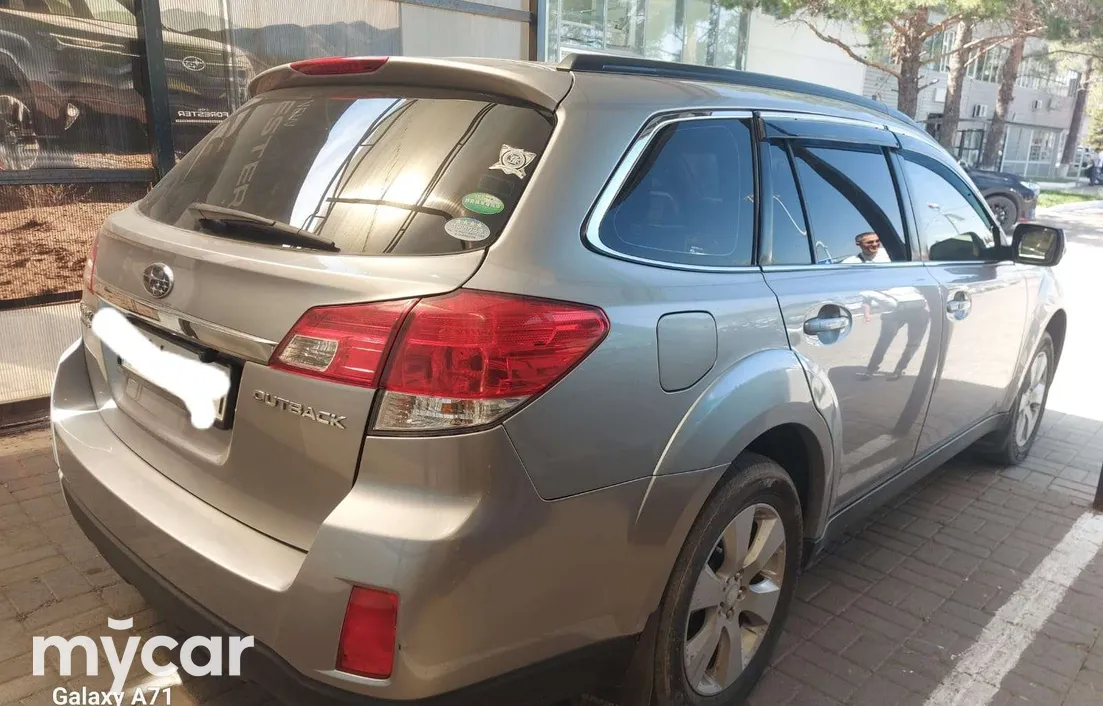 Subaru Legacy 2011