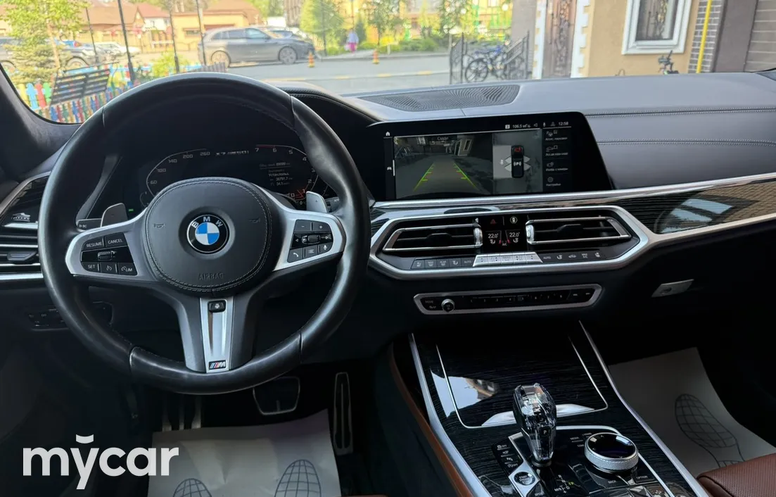BMW X7 2021