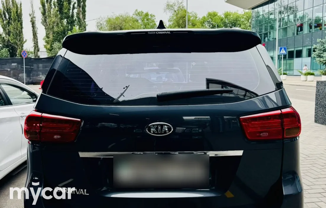 Kia Carnival 2016