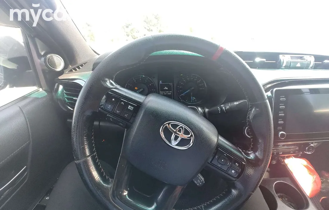 Toyota Hilux 2021