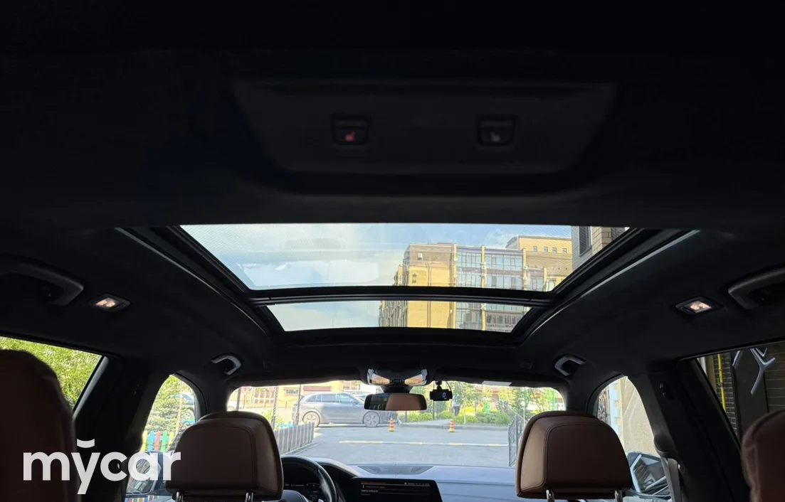 BMW X7 2021