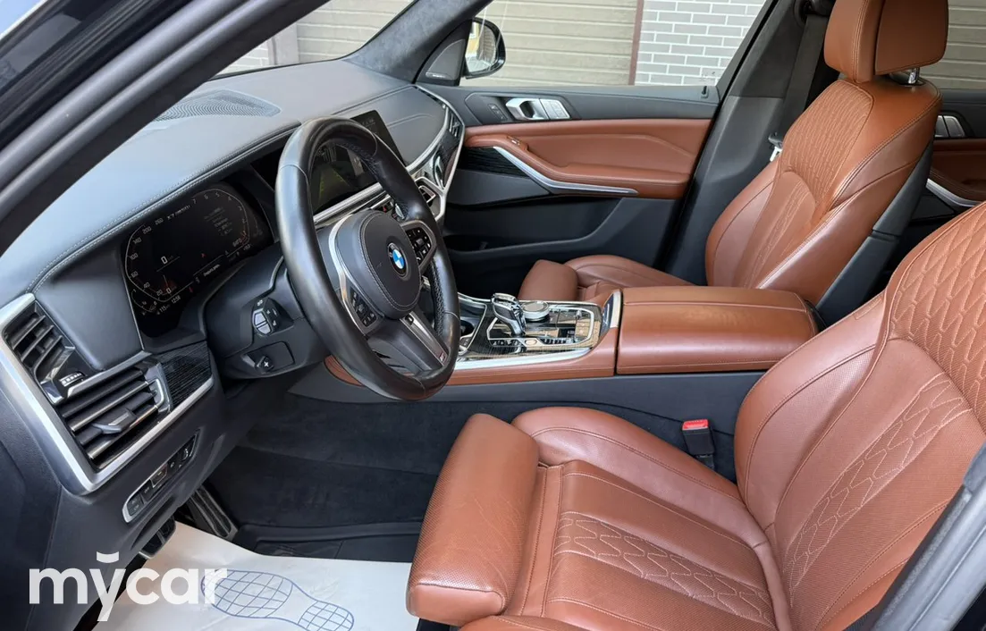 BMW X7 2021
