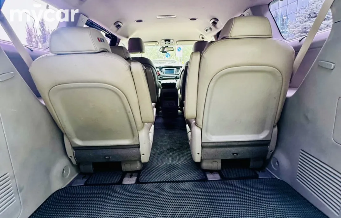 Kia Carnival 2016