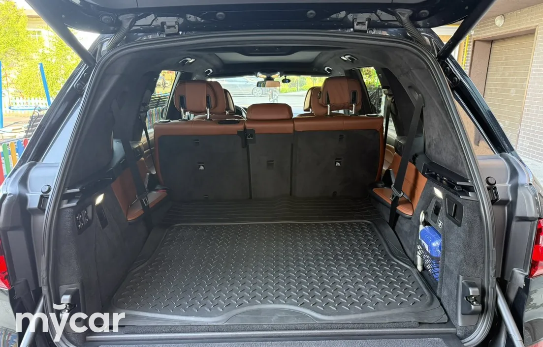 BMW X7 2021