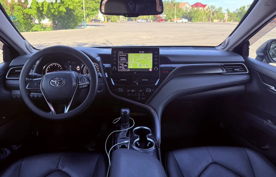 Toyota Camry 2021