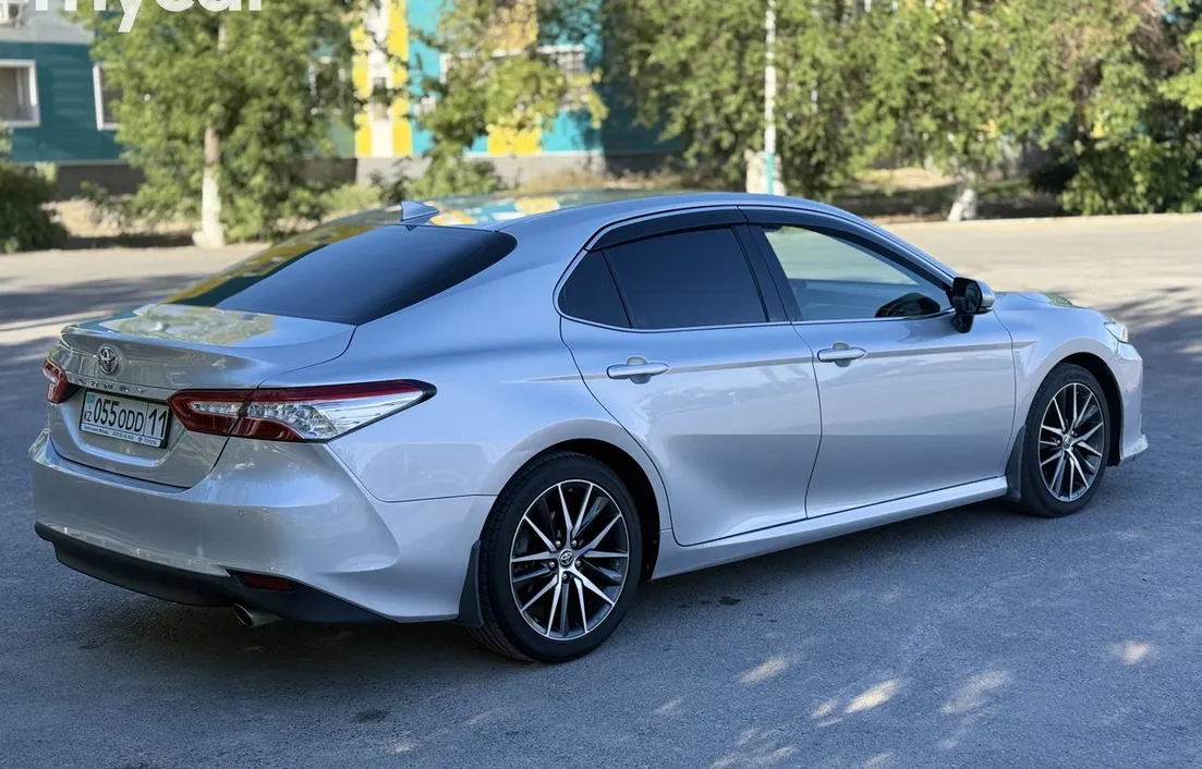 Toyota Camry 2021