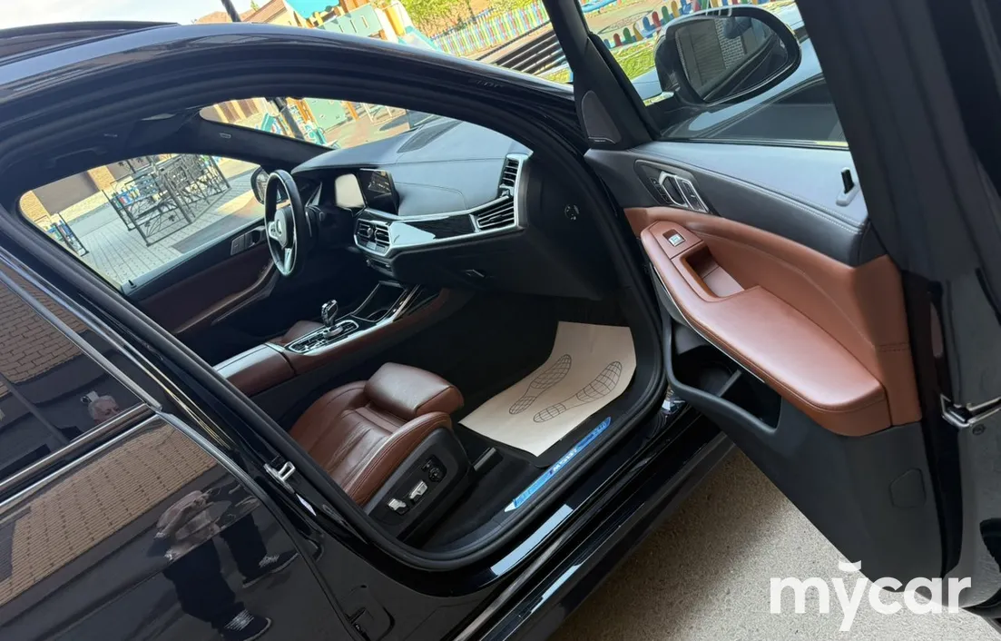 BMW X7 2021