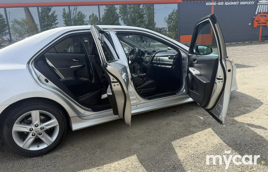 Toyota Camry 2012