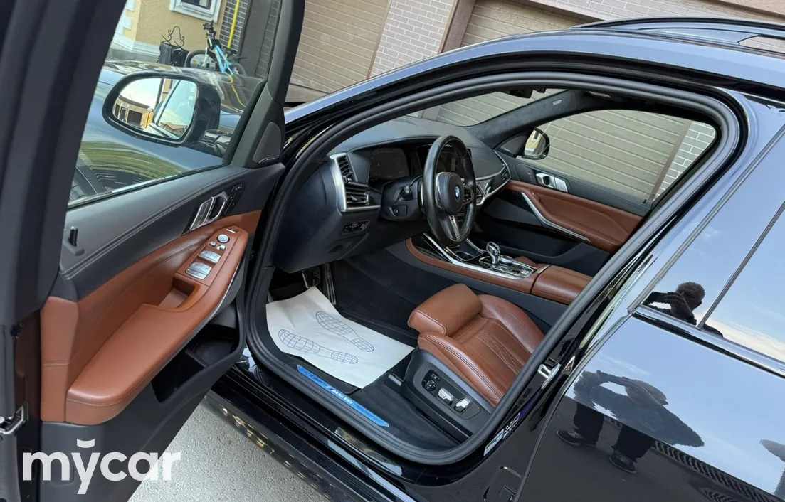 BMW X7 2021