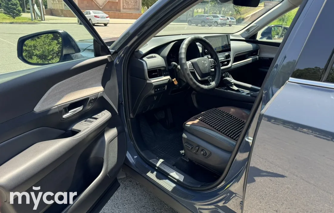 Toyota Grand Highlander 2023