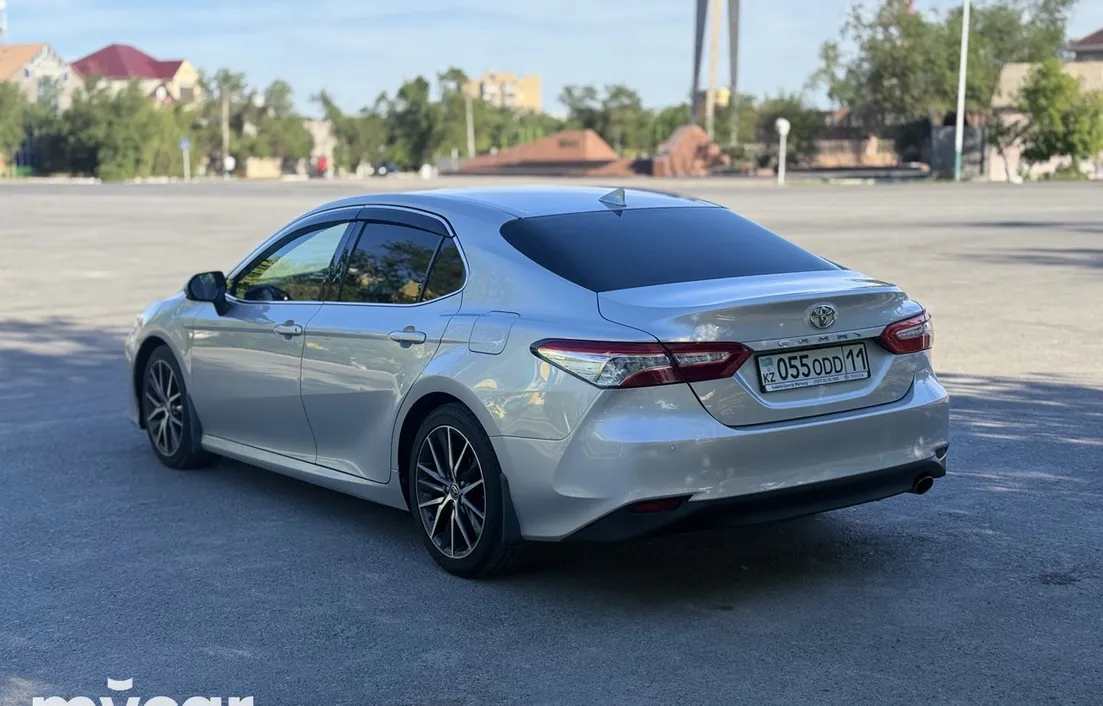 Toyota Camry 2021