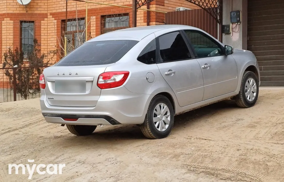 LADA Granta 2023