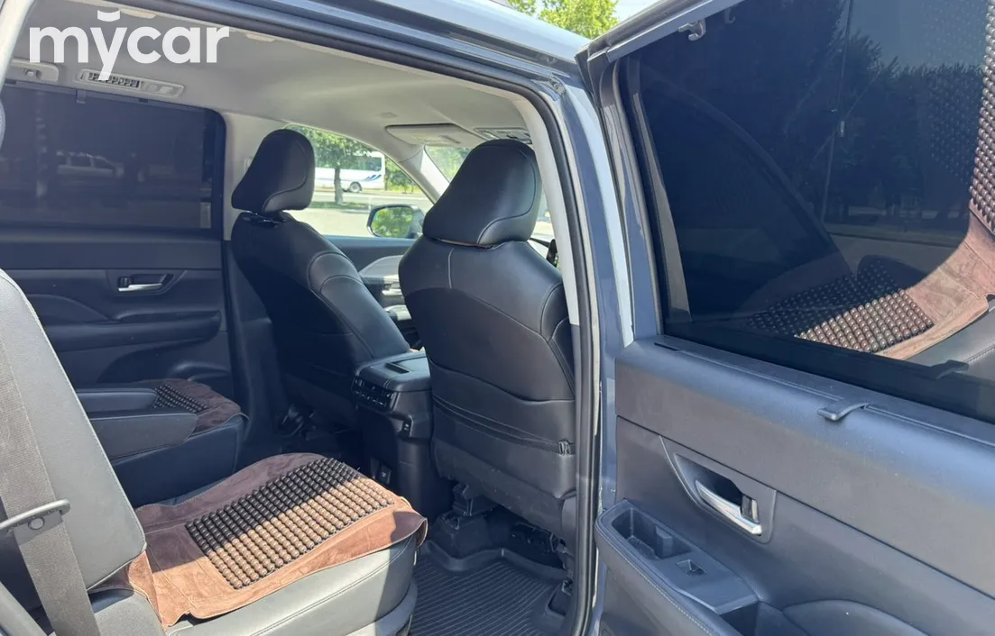 Toyota Grand Highlander 2023