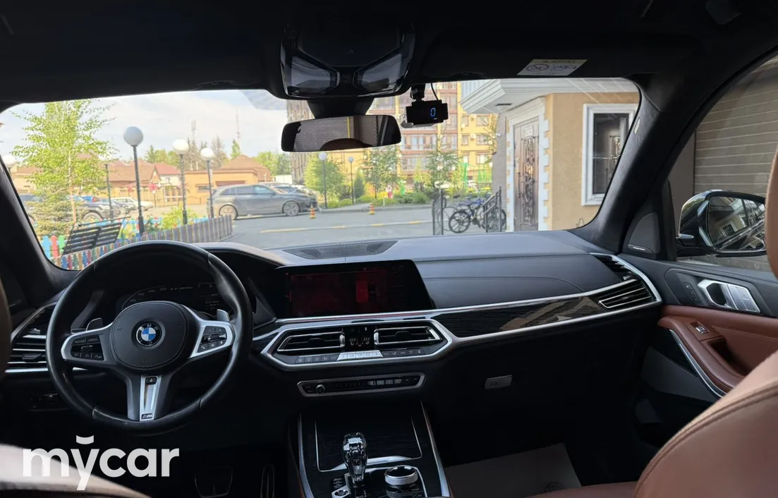 BMW X7 2021