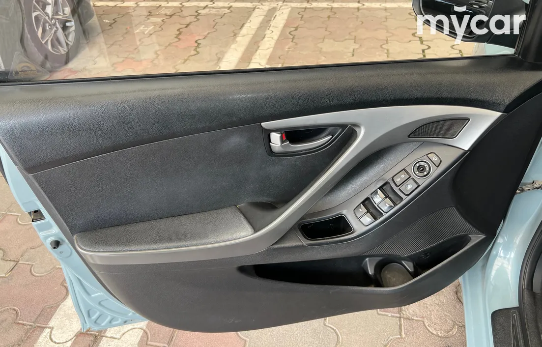 Hyundai Elantra 2015