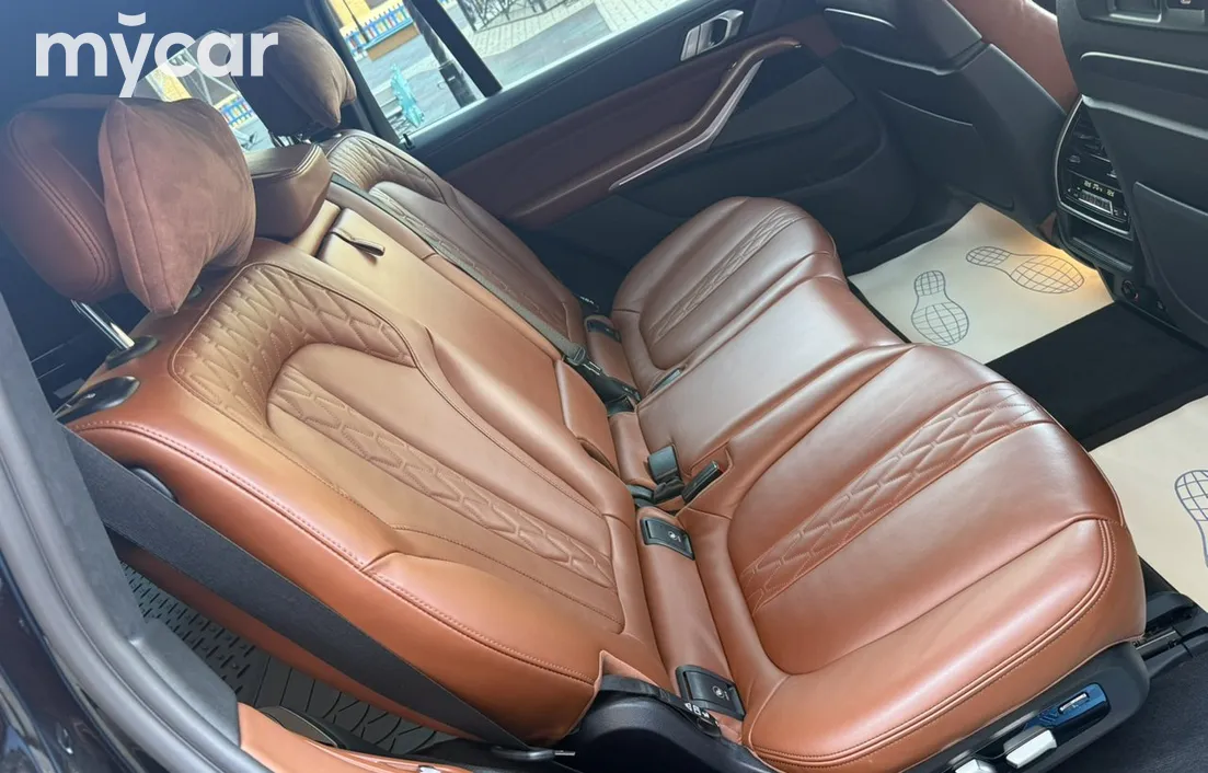 BMW X7 2021