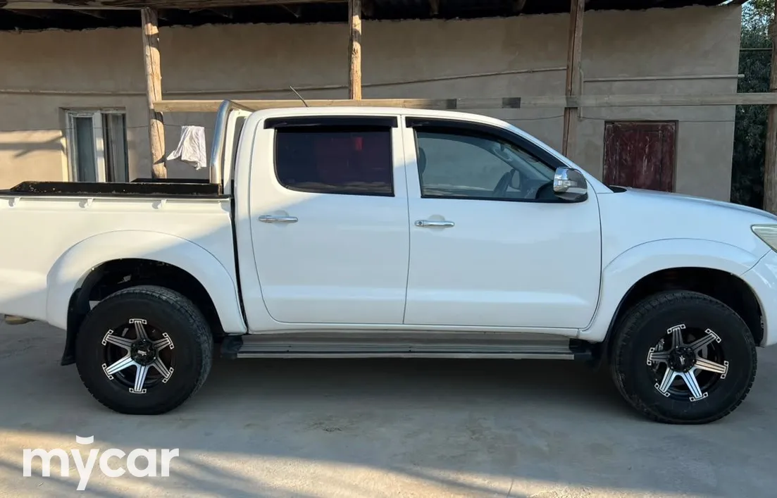 Toyota Hilux 2013