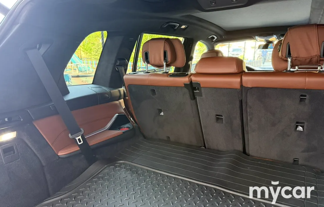 BMW X7 2021