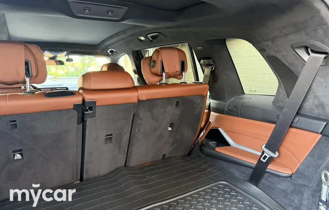BMW X7 2021