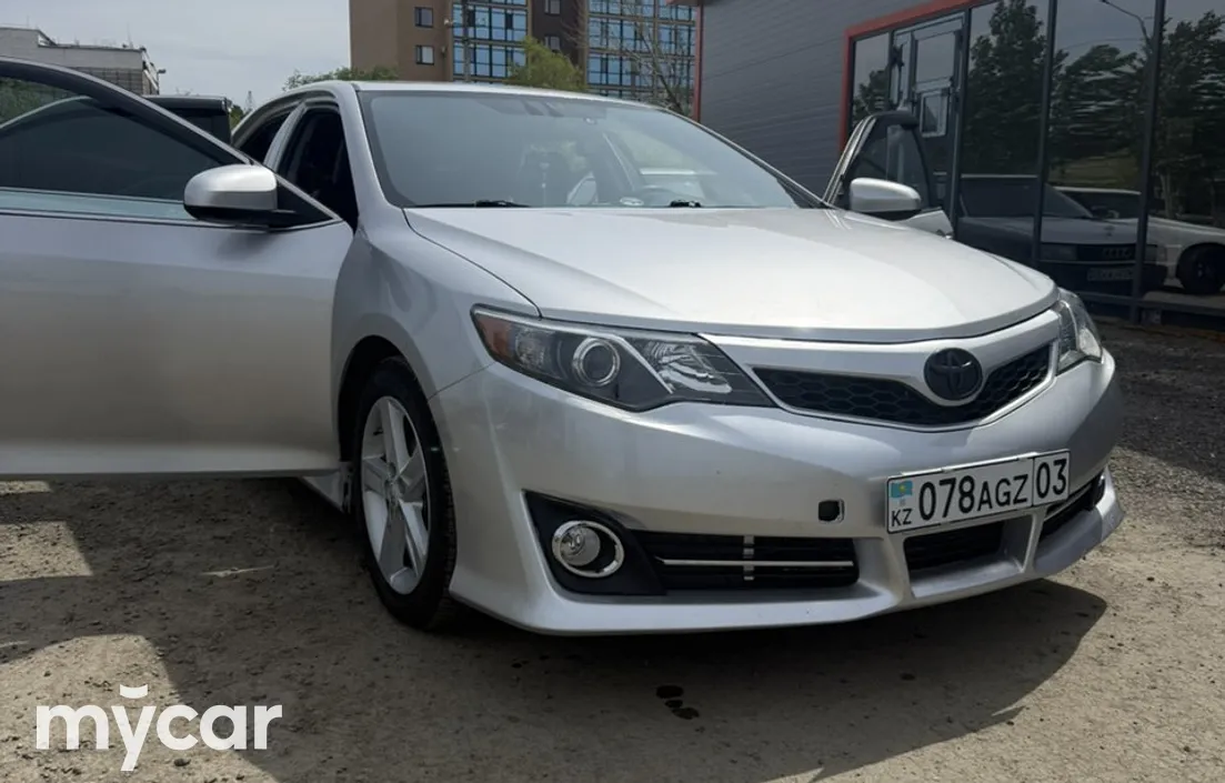 Toyota Camry 2012