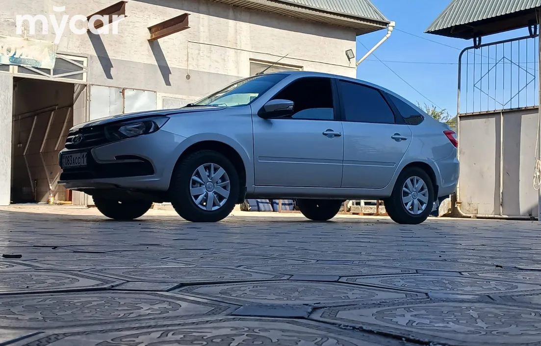 LADA Granta 2023