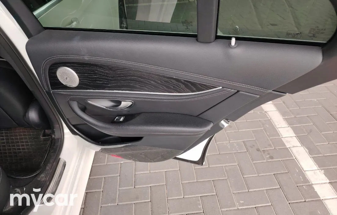 Mercedes-Benz E-Класс 2019