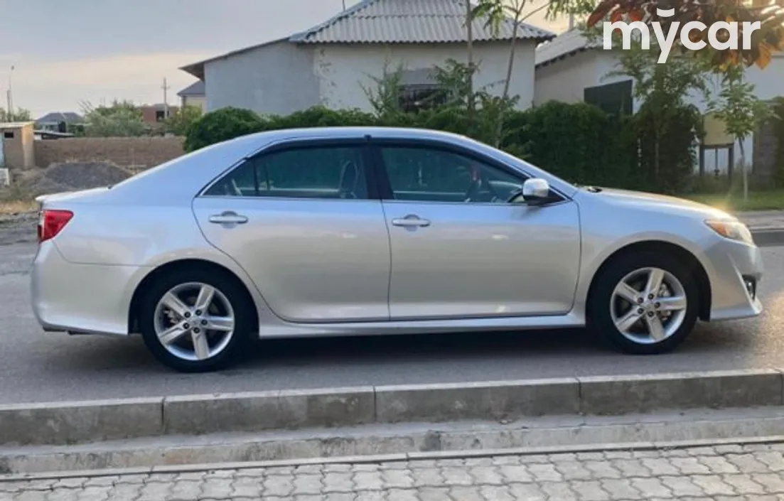 Toyota Camry 2014