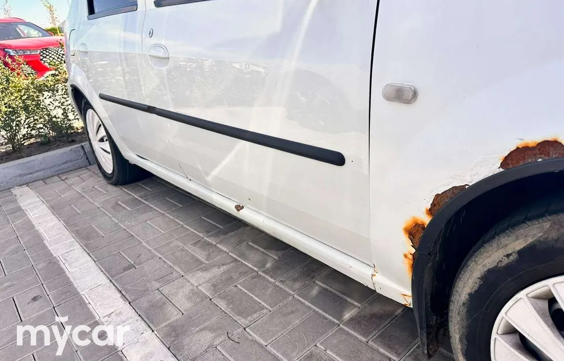 Renault Logan 2013