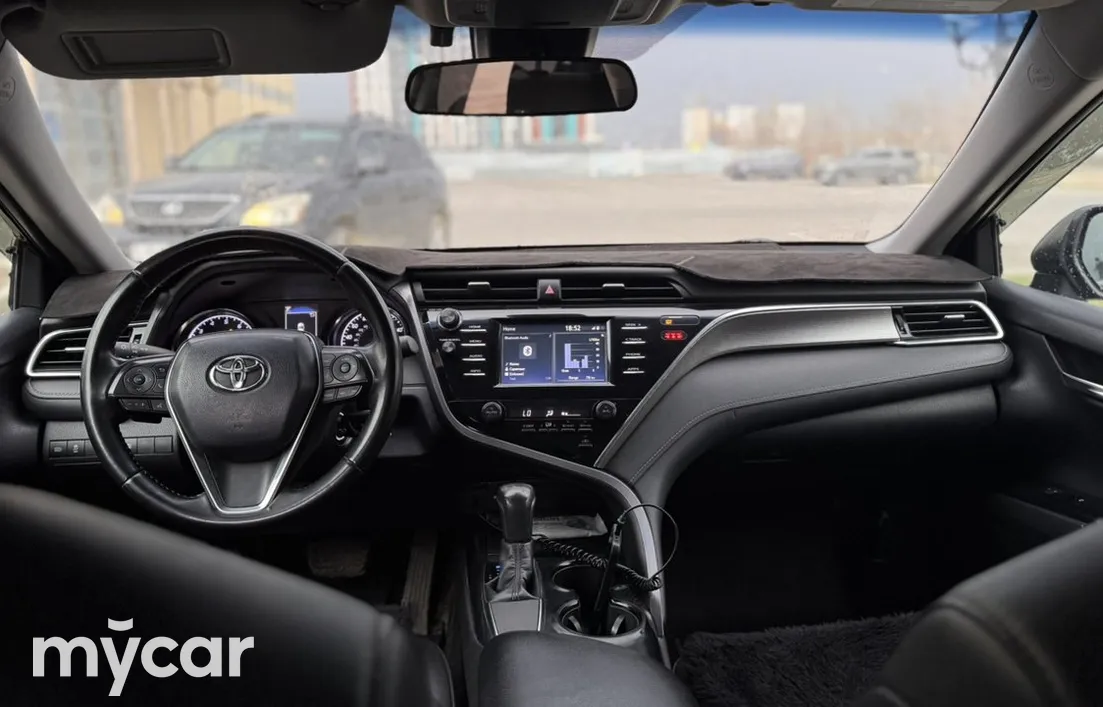 Toyota Camry 2018