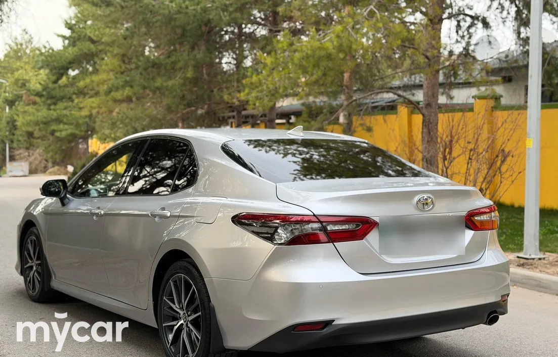 Toyota Camry 2023